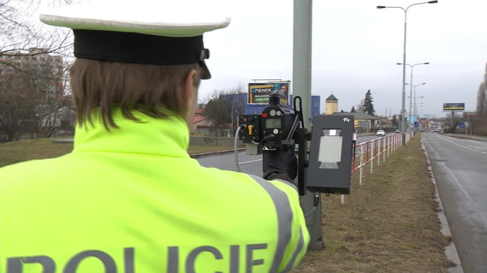 Policisté budou měřit rychlost na tisícovce míst po celé ČR